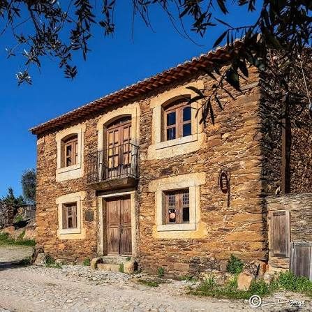 Casa de xisto numa aldeia da região